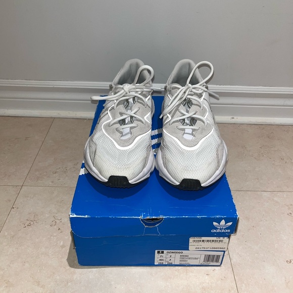Adidas Ozweego - Picture 3 of 5